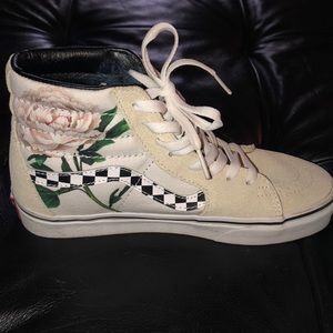 Woman’s Vans Skate Shoes